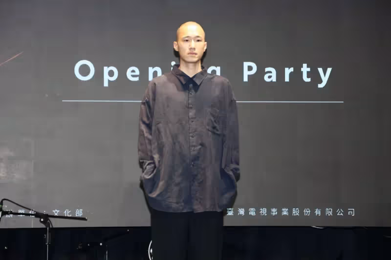 6位準新人為金曲音樂節齊聚！鄭雙雙挺孕肚、赤腳開演　向寶寶喊話：開趴踢