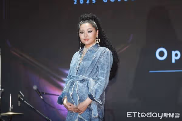 准金曲新人鄭雙雙挺7月肚現身！　陳泳知預告紅毯戰袍超辣