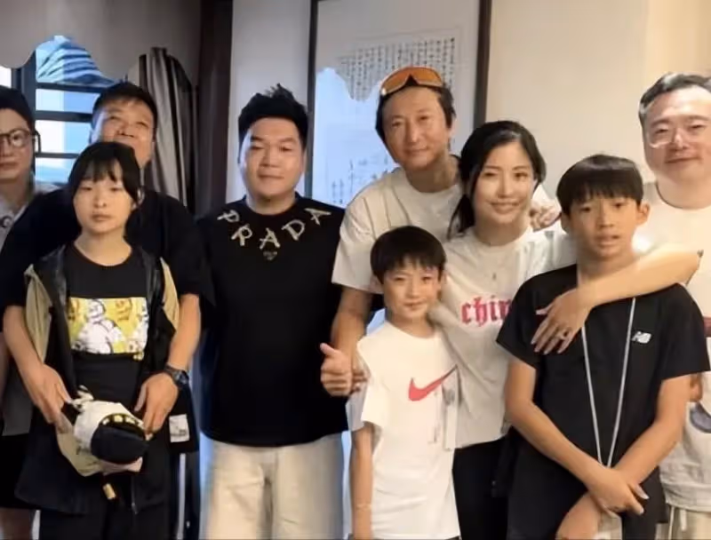 港媒爆料洪金寶兒子兒媳雙雙出軌，兩人各玩各的，婚姻亮起紅燈