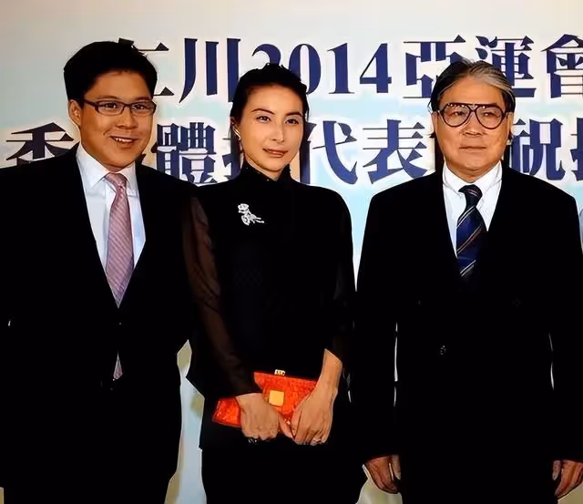 同樣是霍家女人，看到霍啟仁妻子被冠夫姓，才明白霍啟剛的深情