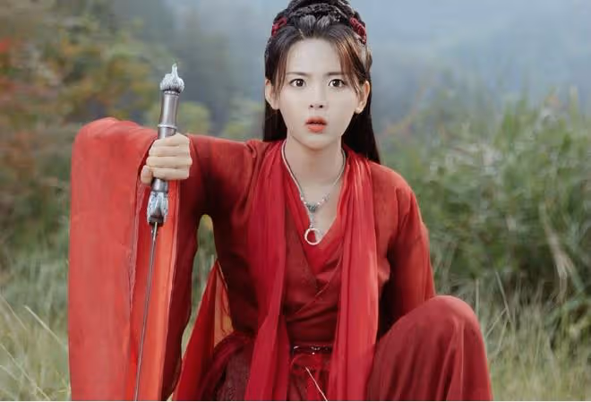 甘薇,戳穿了趙麗穎與肖戰「被排擠」的真相,她給所有演員提了醒