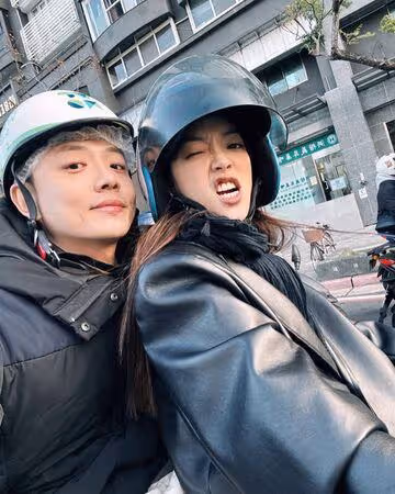 貝童彤結婚7周年「甜靠老公懷裡」放閃! 無懼七年之癢:我超幸福