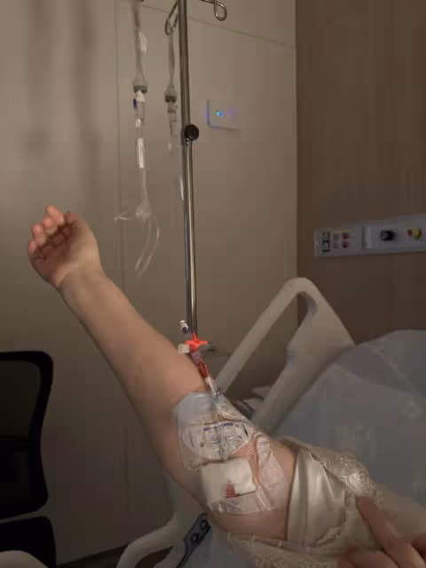 陳文茜敗血症緊急手術！「手臂裝緊急血管」勇敢高舉：我衷愛的世界