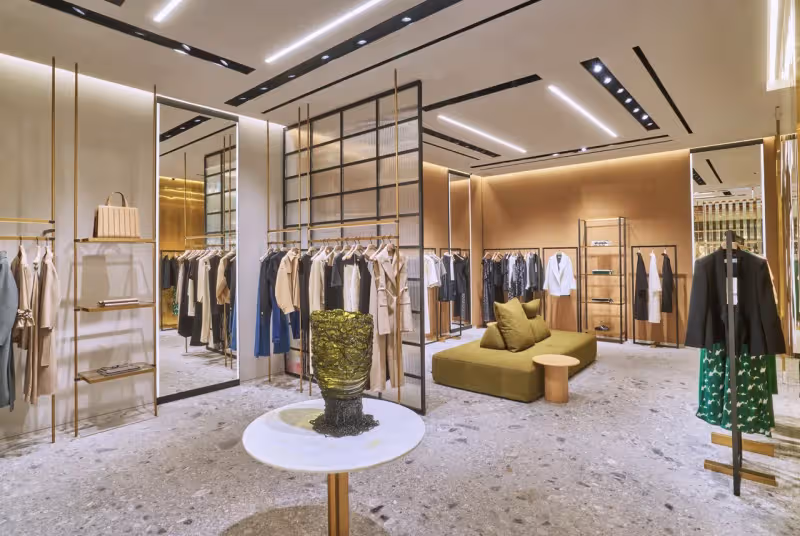 楊謹華、蔡詩芸深V美胸挺Max Mara　吳映潔帶娃「簡配包」就夠
