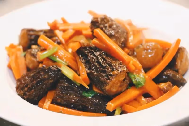 「菌中之王」羊肚菌，教你15道神仙素食吃法！
