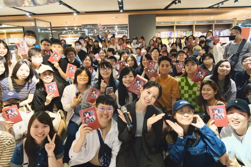 程予希跨界「畫作全售出」　過37歲生日喊話海外辦展