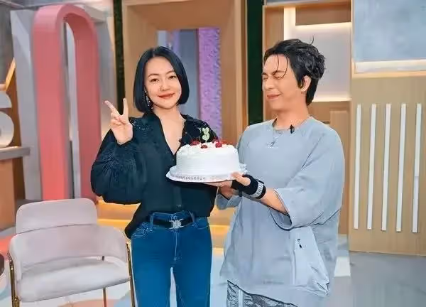 賈永婕透露小s狀態在恢復,將出席二女兒周末畫展,盛讚具俊曄