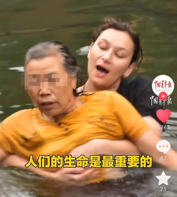 人民日報怒贊!救人「洋雷鋒」獲得官方新身份,母親回應讓人淚目
