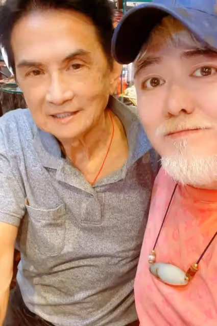 71歲台灣演員李小飛去世!生前曾問林青霞感情秘事,被瞪眼掐手臂