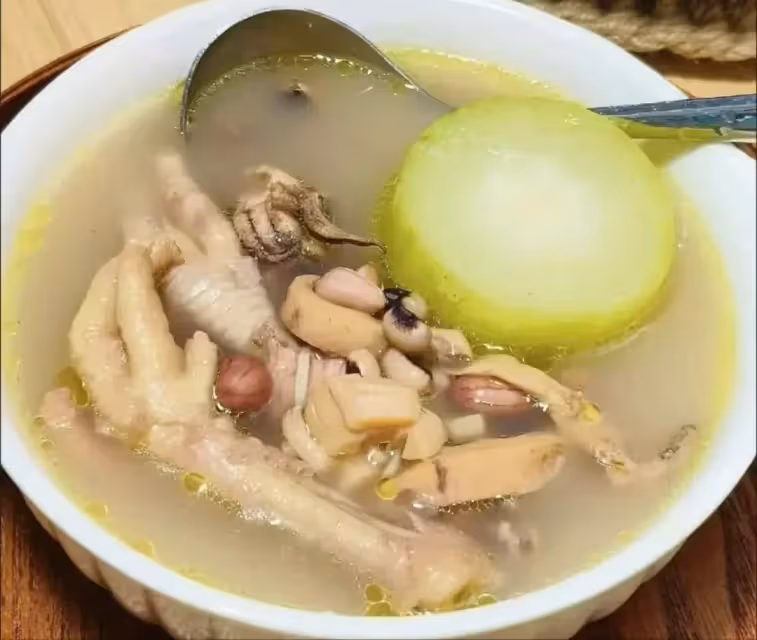 節瓜雞腳眉豆花生湯