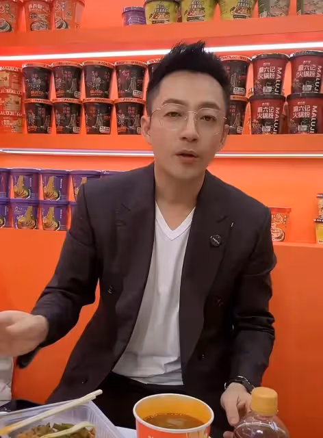 汪小菲生日當天在忙工作，接受財經頻道專訪，馬筱梅忙與好友相聚