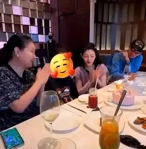 汪小菲幾句話讓黃春梅更尷尬了,直言如今很幸福,盛讚丈母娘