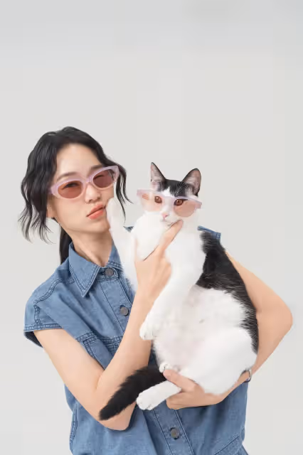 小CK最萌帶貨組合曝光！鍾瑤愛貓用美包、墨鏡變身時髦精