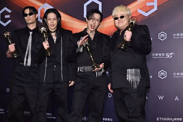 金曲獎／等15年拿獎了！最佳樂團主唱「感謝天上老爸」網一查：是大咖藝人