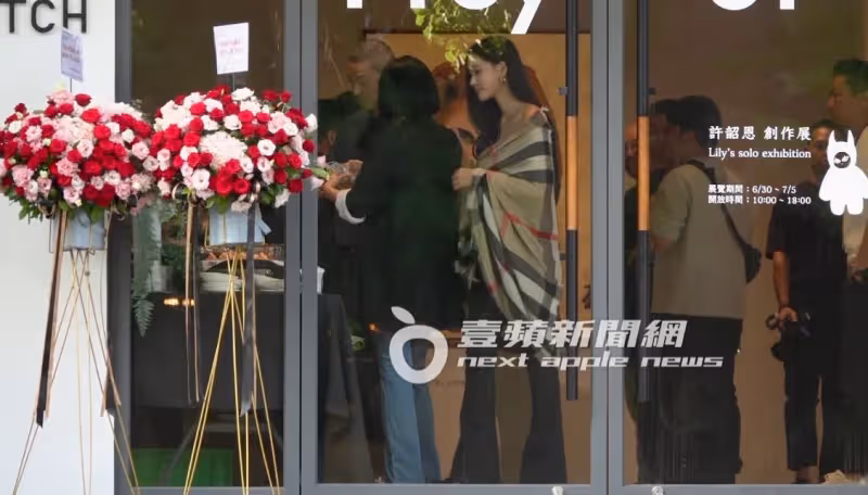 獨家直擊｜小S療傷4個月出關！打點愛女Lily畫展　最新狀況曝光