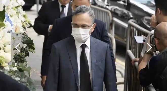 何柱國設靈!香港四大家族都派成員來悼念,伏明霞挽著梁錦松現身