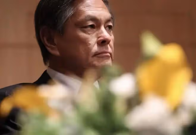 何柱國設靈!香港四大家族都派成員來悼念,伏明霞挽著梁錦松現身