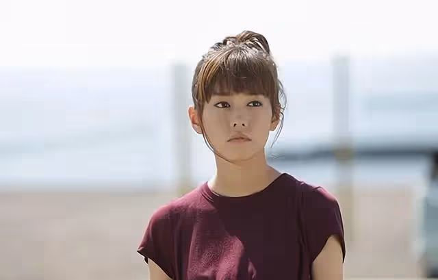 「你敢打我不成」自信婆婆把兒媳陪嫁首飾全給小姑子，兒媳卻笑了。