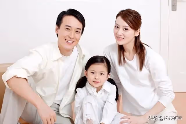 婆婆幫小叔子帶娃生病要休養，我們兩家爭相要給婆婆養老，她哭了