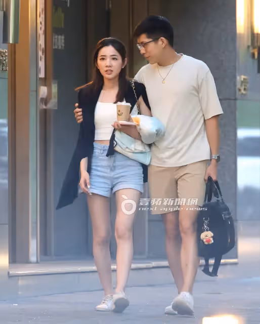 壹蘋10點強打｜主播王乃伃特斯拉內約會90分鐘　被機師男友甜撲！（狗仔直擊）
