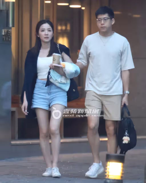 壹蘋10點強打｜主播王乃伃特斯拉內約會90分鐘　被機師男友甜撲！（狗仔直擊）