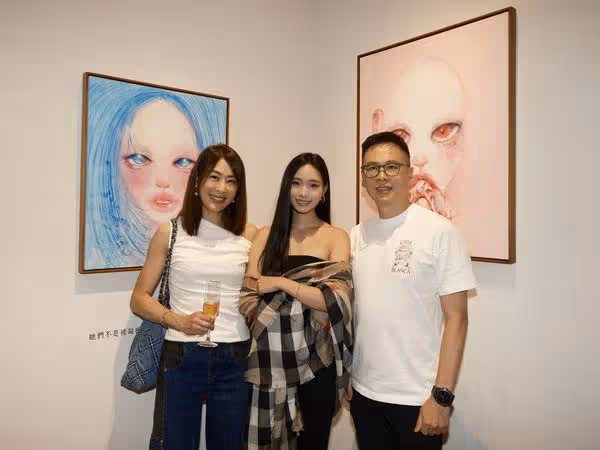 小S二女兒Lily辦畫展!大咖都來了 17歲驚人天賦「粗估吸金百萬」