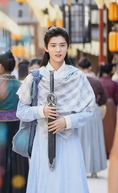 是鹿晗拋棄了頂流非流量不要他，八年蹉跎，歸來依舊是他