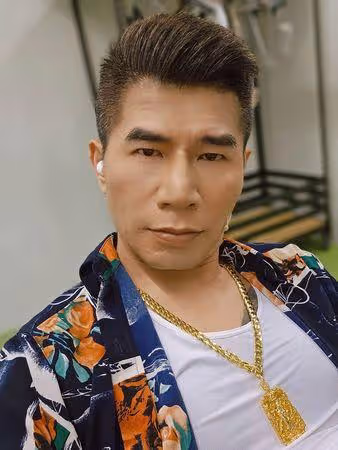 叫賣哥「高鐵暖心讓位」站回台北! 認一度想閉眼裝睡:有罪惡感