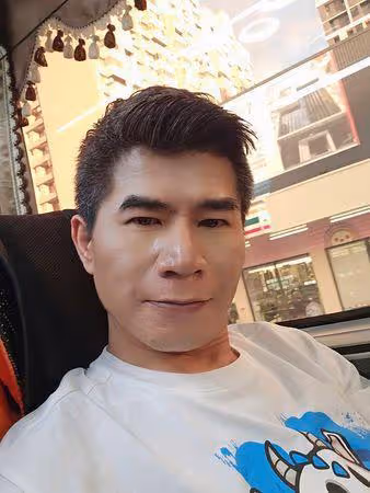 叫賣哥「高鐵暖心讓位」站回台北! 認一度想閉眼裝睡:有罪惡感