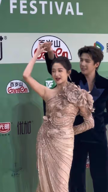 暴瘦的鹿晗 痛哭的鄧超 慌張的蔣欣 原來只為替關曉彤王安宇遮掩