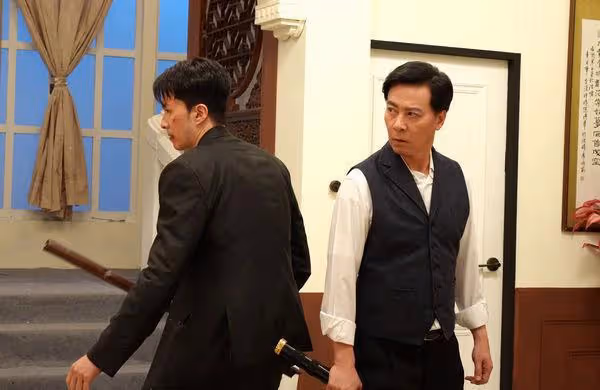 西裝師變武士刀高手！尹昭德霸氣救妻　《寶島西米樂》收視創新高