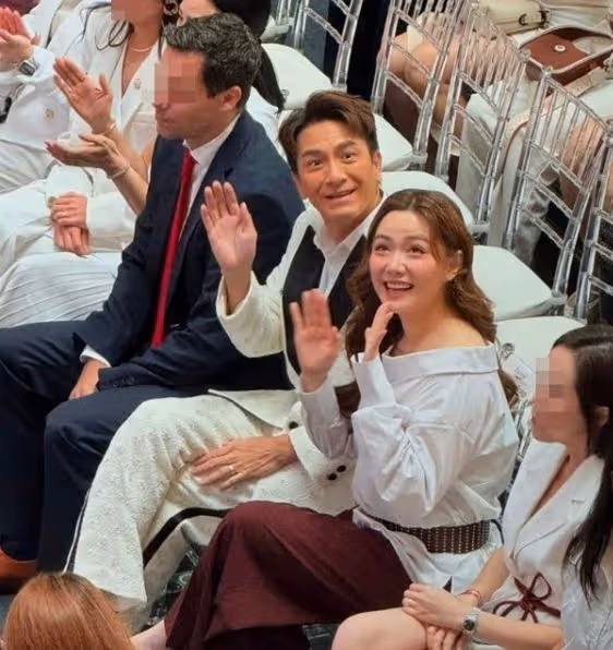 TVB嬌妻女星與視帝老公合體現身活動！穿寬鬆上衣身形圓潤再傳有喜！火速發文回應！