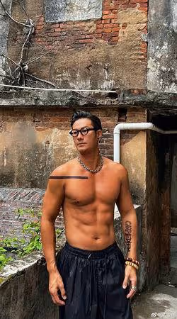 當街遭砍3刀「臉皮整片掉下來」 港男星還原恐怖內幕:他知道是我