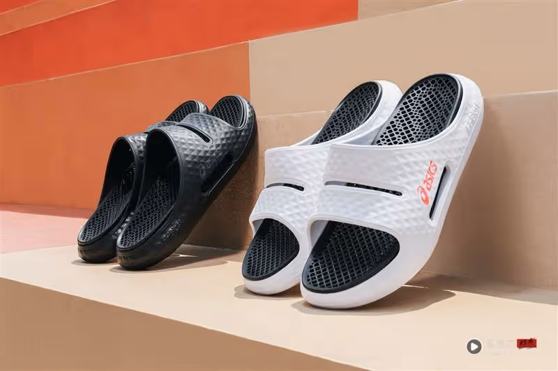 這「咖」限量聯名《藍色小精靈》約你快樂啟程　adidas限時買2送1、66折