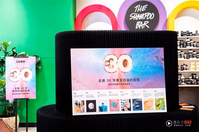 這「咖」限量聯名《藍色小精靈》約你快樂啟程　adidas限時買2送1、66折