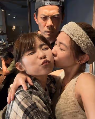 2對夫妻約會！曾智希主動嘟嘴親臉　陳志強「目睹全程」站背後怒了