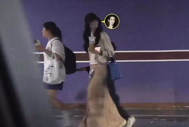 劉詩詩捧奶茶帶兒子現身車庫，脖子不再僵硬甚至含胸駝背好稀奇