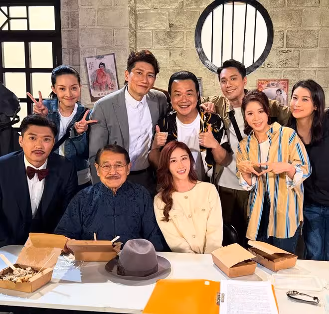 上位速度極快!TVB東張女神首次出演《愛回家》秘書! 曾穿低胸裝獻吻曾志偉!