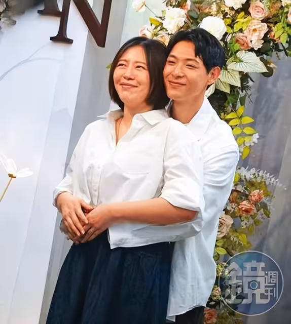直擊劉品言連晨翔登記結婚! 「現場1舉動狂灑糖」 挺5月孕肚奔戶政