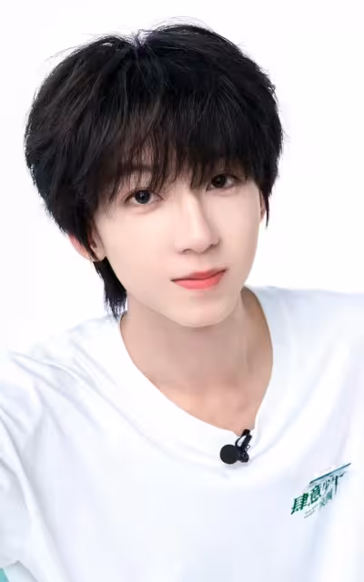 TF四代練習生楊博文是個小學霸,中考成績479分,粉絲瘋狂慶祝