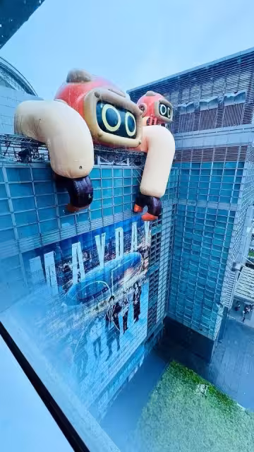 五月天太狂了！　「斥資2000萬」把台北變超美樂園...超萌喵星人登101