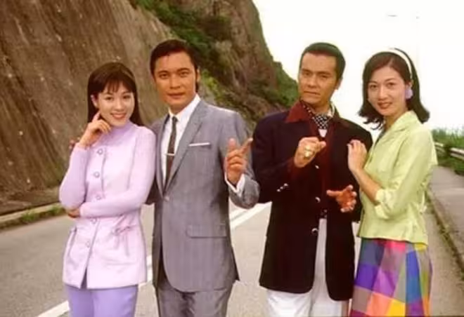 56歲TVB視後罕曬性感玉背！拒嫁億萬富豪單身至今，曾被女同事吐槽經常遲到