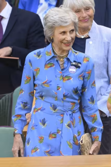 皇室優雅再現溫網!格洛斯特公爵夫人與凱特王妃母親同框互動!