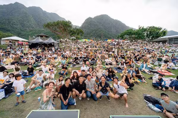 鳳小岳圓夢組團開唱! 觀眾狂喊「好帥」喜獻驚喜彩蛋
