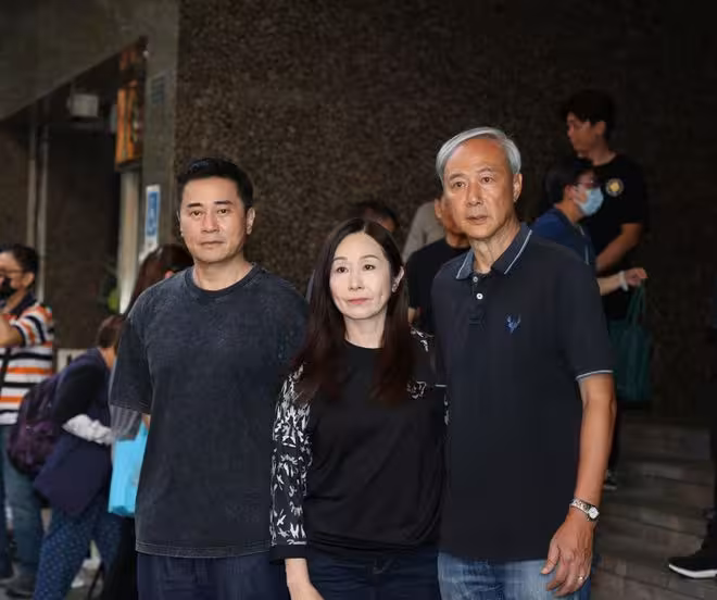 一路走好!TVB資深綠葉夫婦離世後設靈!汪明荃、黃宗澤、黎耀祥等眾星沉痛送別