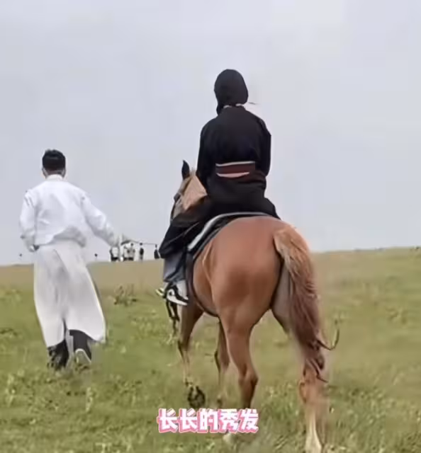 汪小菲玥兒草原游現父女情深，大S媽媽發文再現故人之姿令人心酸