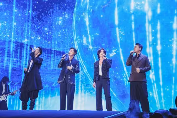 大元朝聖五月天「目睹F4合體」淚崩!見兒時偶像…全因老公鼓鼓寵妻