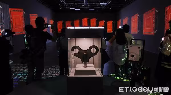 直擊/小雛菊鑰匙圈沒得買!GD展覽內部曝光 這區只有台灣看得到