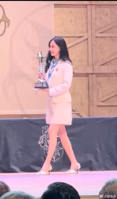 趙文卓17歲愛女畢業！讀瑞士名校「全球最貴」學費1年破500萬台幣