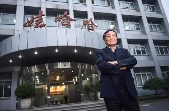 知情人爆料：宗慶後在宗馥莉之外，還有6個孩子？跟杜建英已離婚